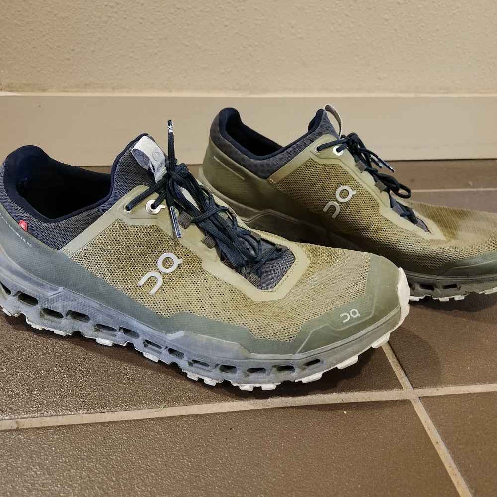 ON Running Shoes 10.5